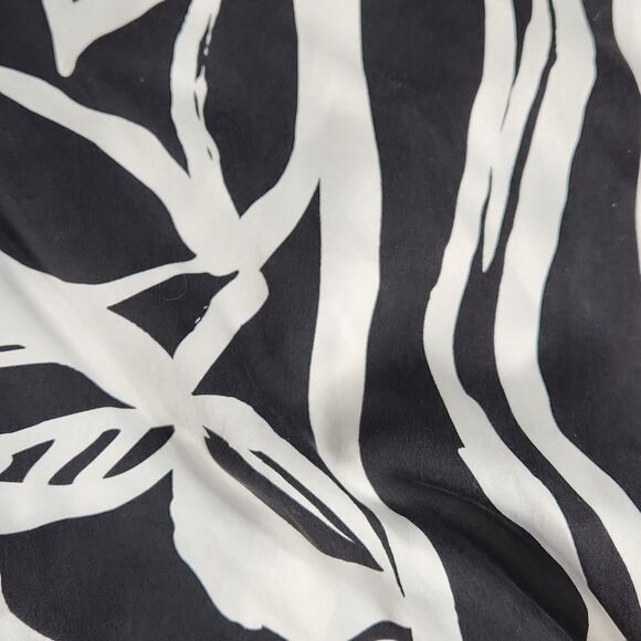 🔹️Cache Black & White Print Silk Wide Sleeve Blouse Small - Picture 8 of 10